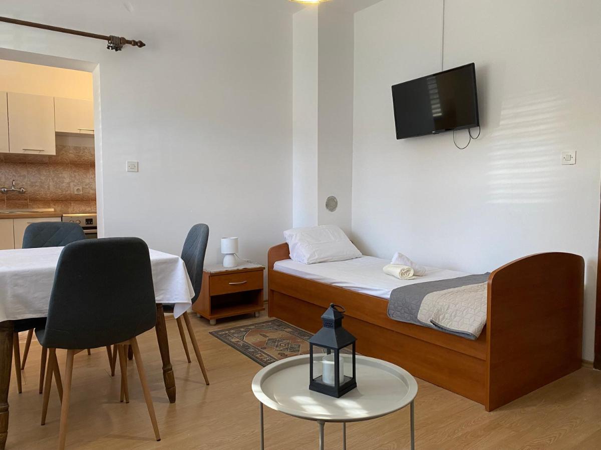Apartments Maria Biograd Na Moru Exterior photo