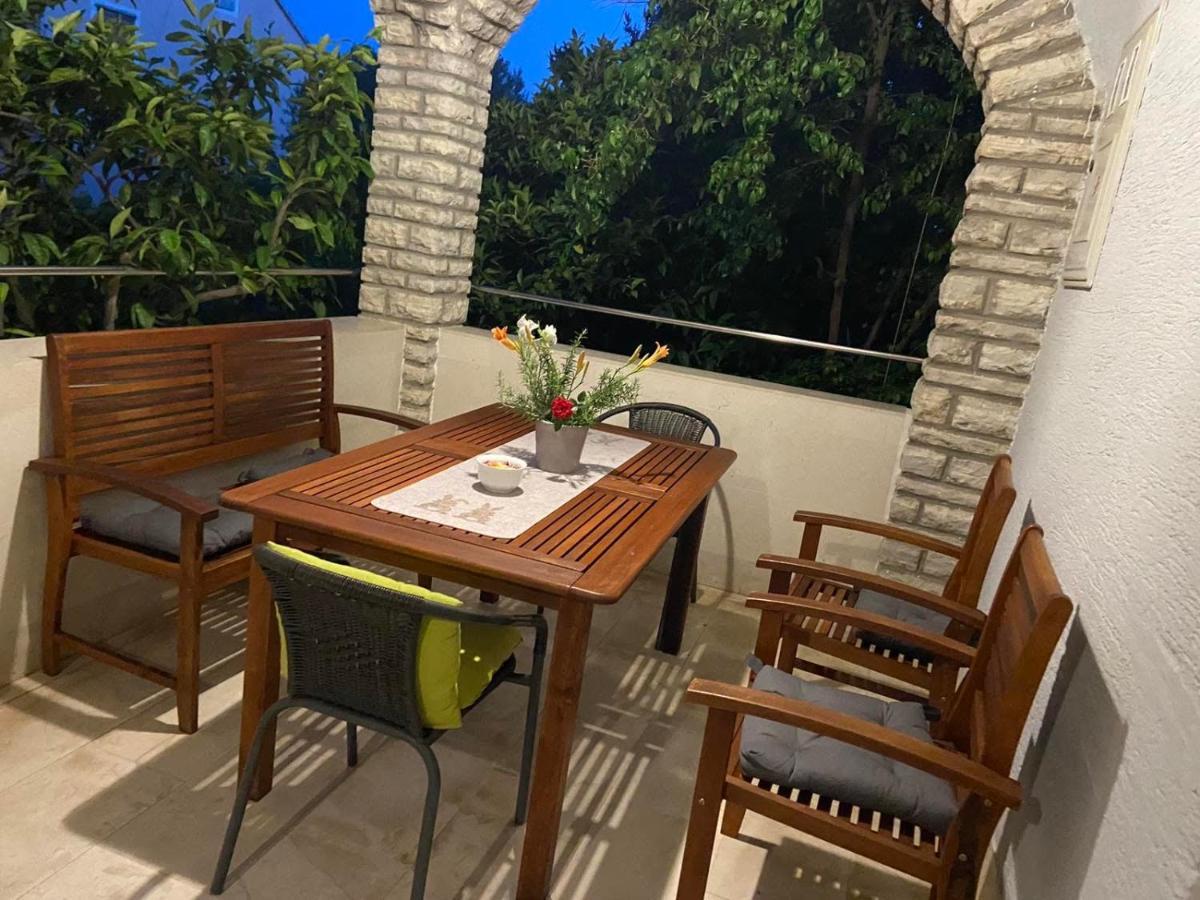 Apartments Maria Biograd Na Moru Exterior photo